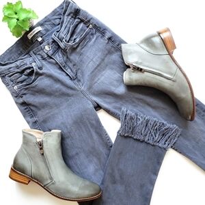 Good American Straight Leg Crop Fringe Hem Grey Gray Jeans Size 26